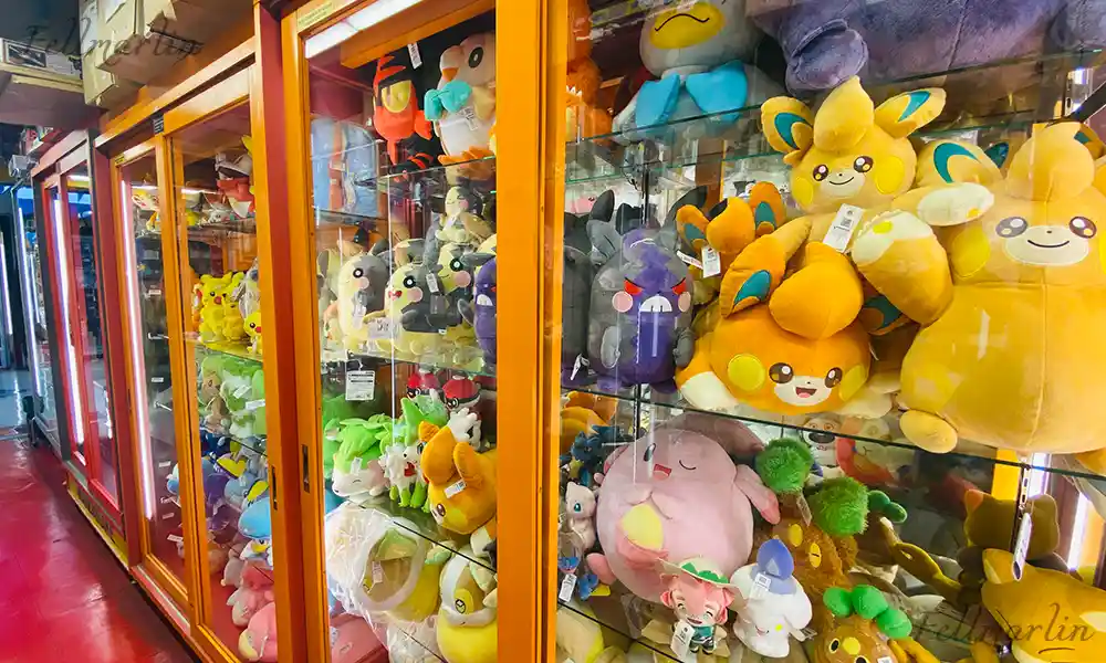 中野ブロードウェイ Nakano Broadway Second-hand Boutiques and Model Shops 東京 中野百老匯 裡面的二手精品店與公仔玩具模型店