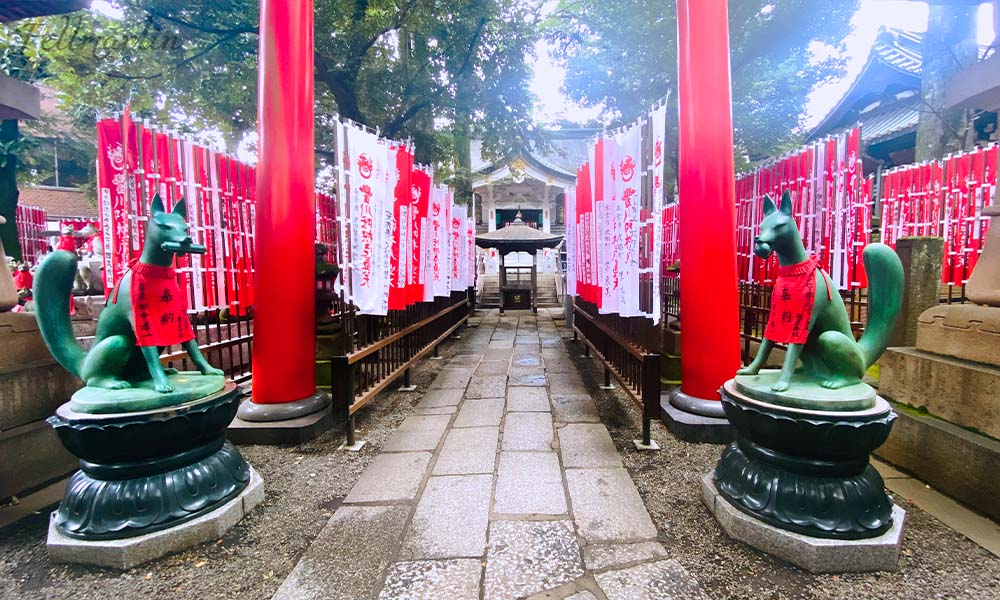 日本東京 赤坂見附站- 豐川稻荷 東京別院 神社裡的狐狸參道(とうきょう あかさかみつけえき-とよかわいなり)(Tokyo Toyokawa Inari)