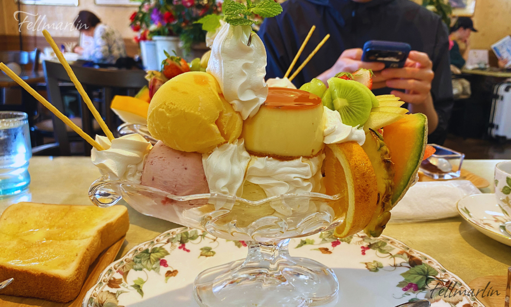 名古屋 Tsuzuki 喫茶 ツヅキ 水果奶油用料豐富的布丁聖代