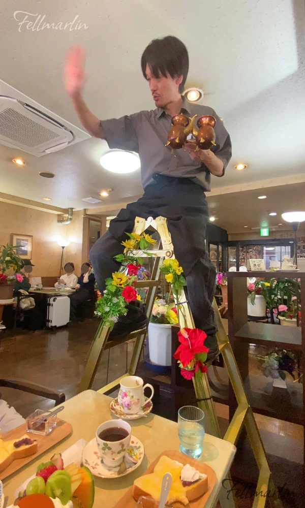 名古屋必看 Tsuzuki 喫茶 ツヅキ 老闆的表演環節 カフェオレ(ホット)熱咖啡歐蕾 限定表演